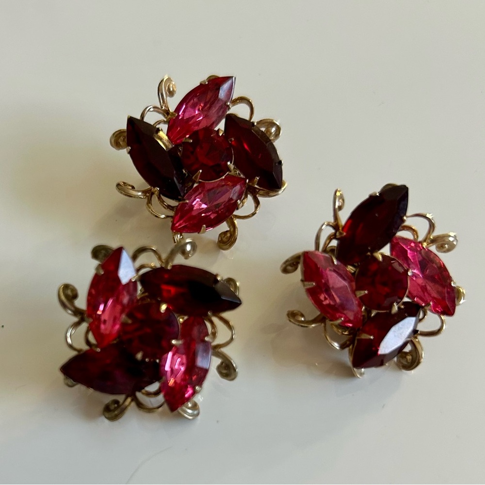 STUNNING vintage brooch and earrings set